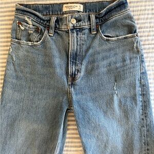 Abercrombie & Fitch Women’s 90s Relaxed Jeans